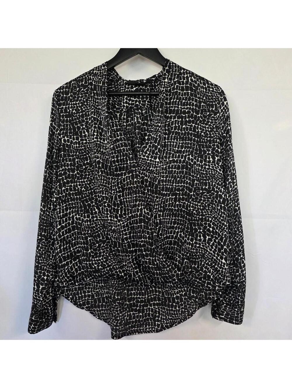 Apt. 9 Women's Black and Cream Blous